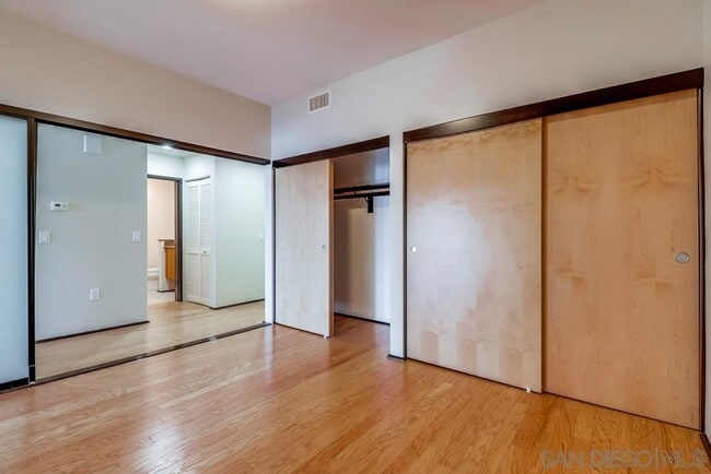 Building Photo - 2 bedroom downtown, 2 bath and 2 parking spaces.  View! (Solara Lofts)