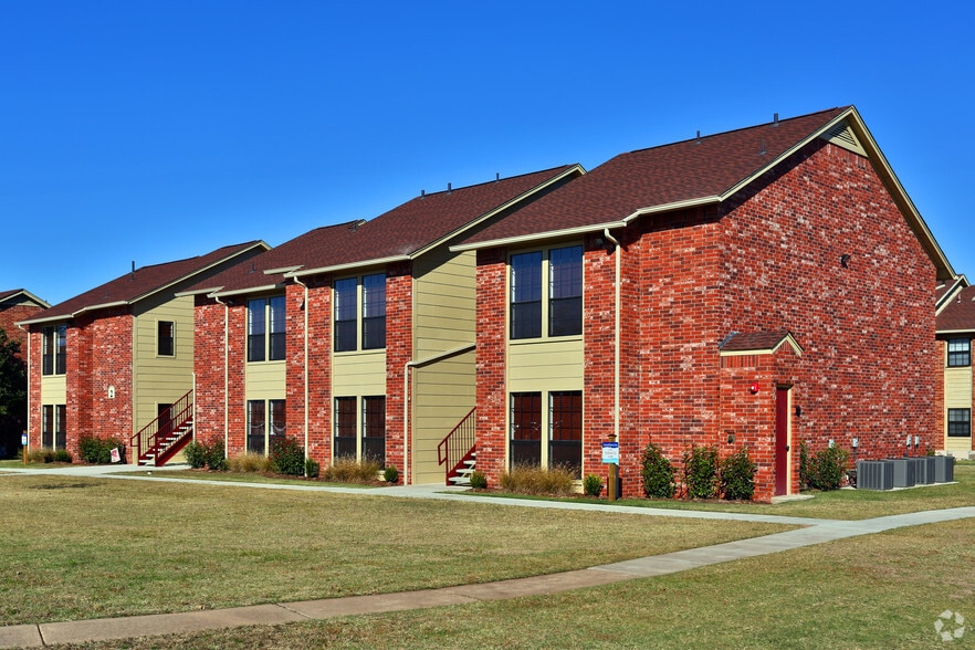 Country Club Apartments 2001 S Country Club Rd El Reno OK 73036