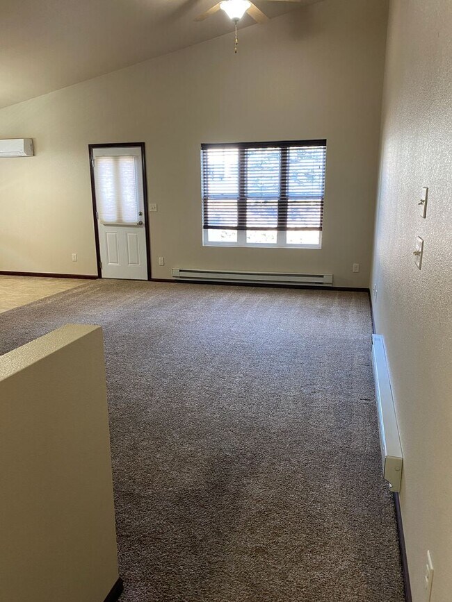 Building Photo - 332 Little Rock Ct