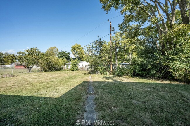 Building Photo - 6276 Eastgate Ave