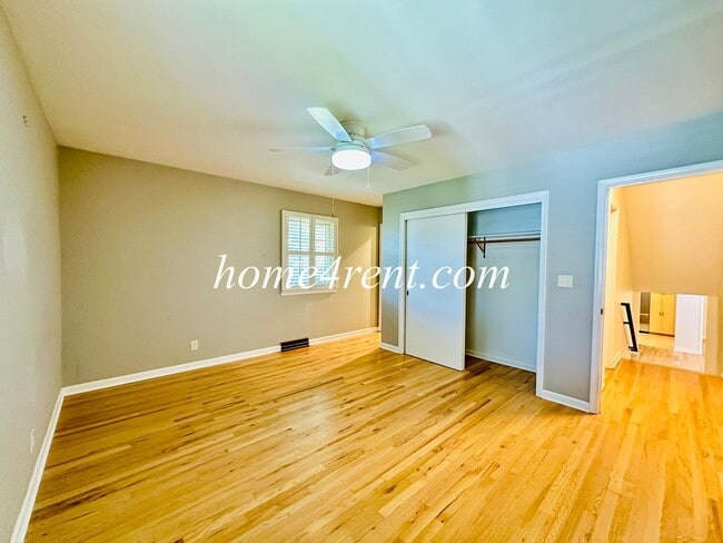 Building Photo - 11131 Wornall Rd