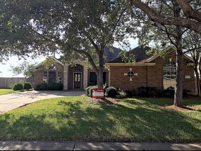 Primary Photo - 1311 Pine Mills Dr