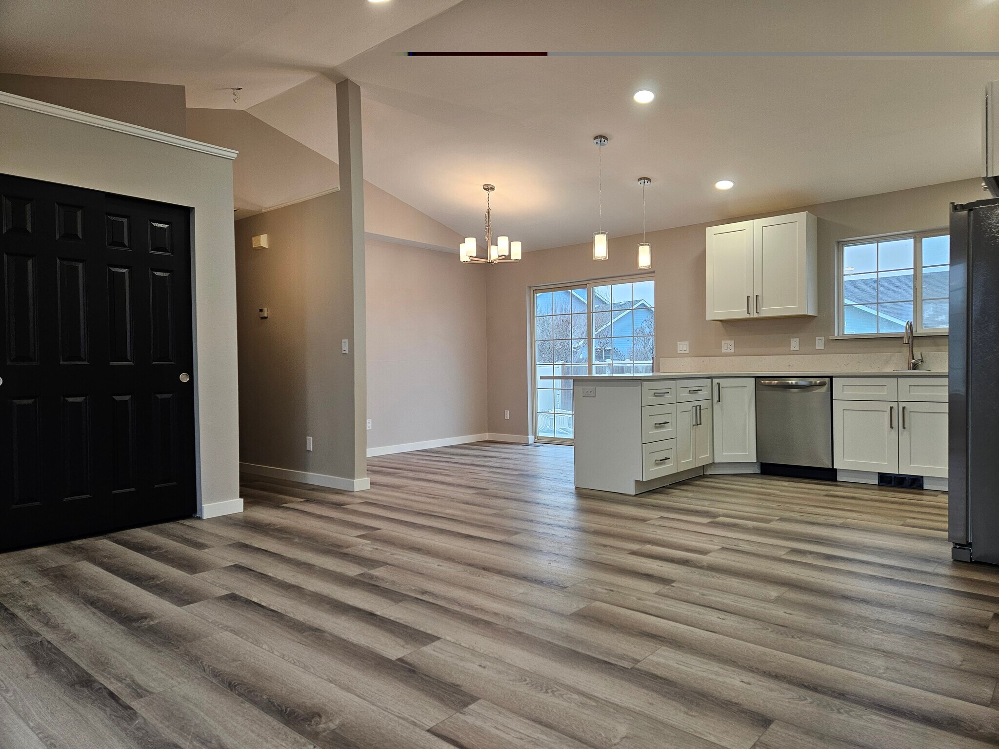 Building Photo - 1355 Yost Cir NE