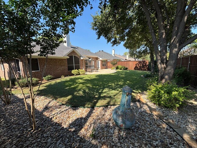 Building Photo - Great Flower Mound Location!