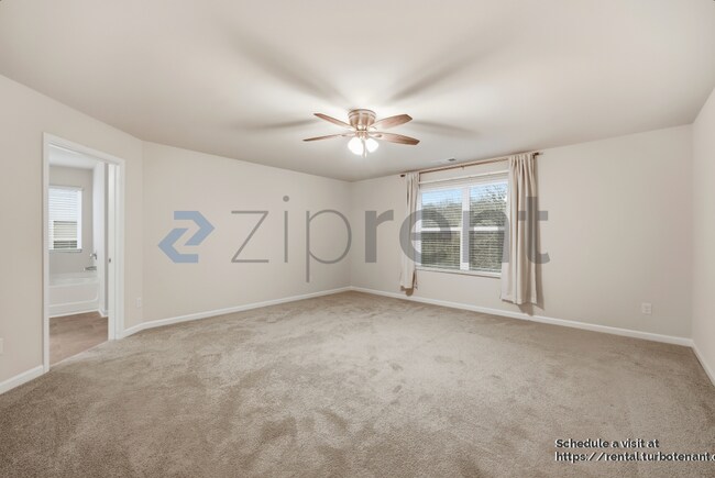 Building Photo - 2438 Bayberry St