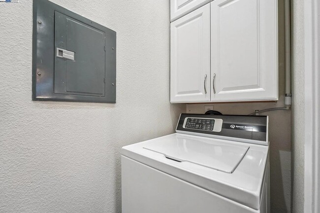 Building Photo - 7020 Stagecoach Rd