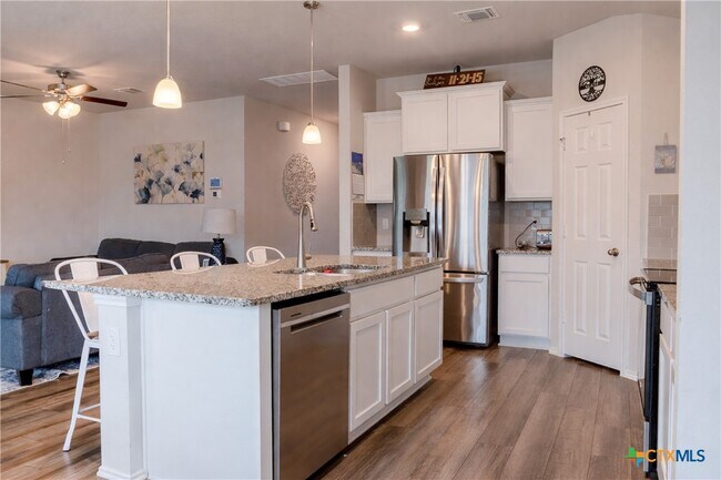 Building Photo - 2403 Corradino St