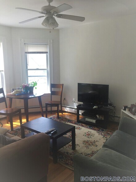 Primary Photo - 10 Oakview Terrace