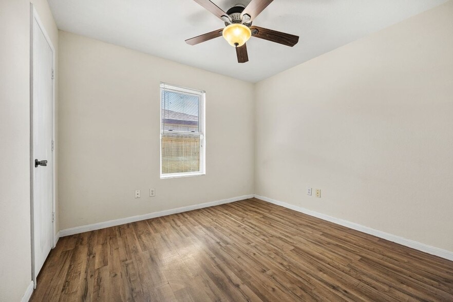 Building Photo - 4307 Stallion Dr