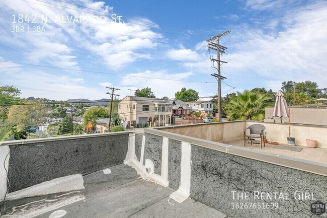 Building Photo - 1842 N Alvarado St