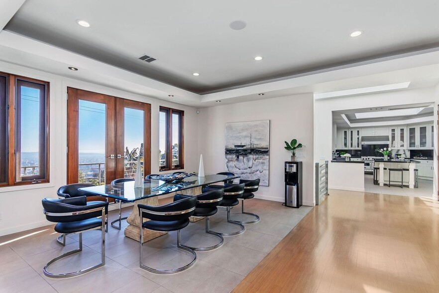 Building Photo - 8827 Evanview Dr