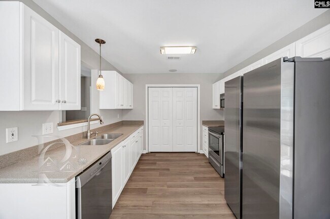 Building Photo - 1039 Glencroft Dr