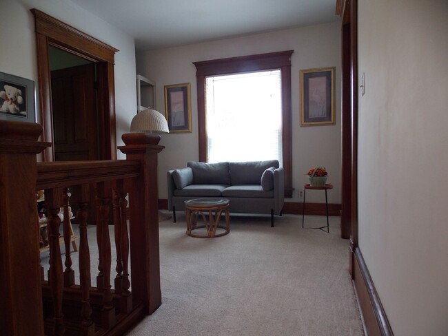 Building Photo - 4 bedroom 1.5 bath located in the city of ...