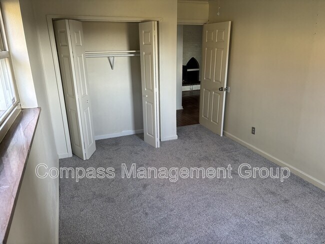 Building Photo - 5802 Tazewell Pike