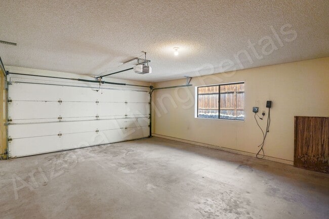 Building Photo - 171 Impala Ln