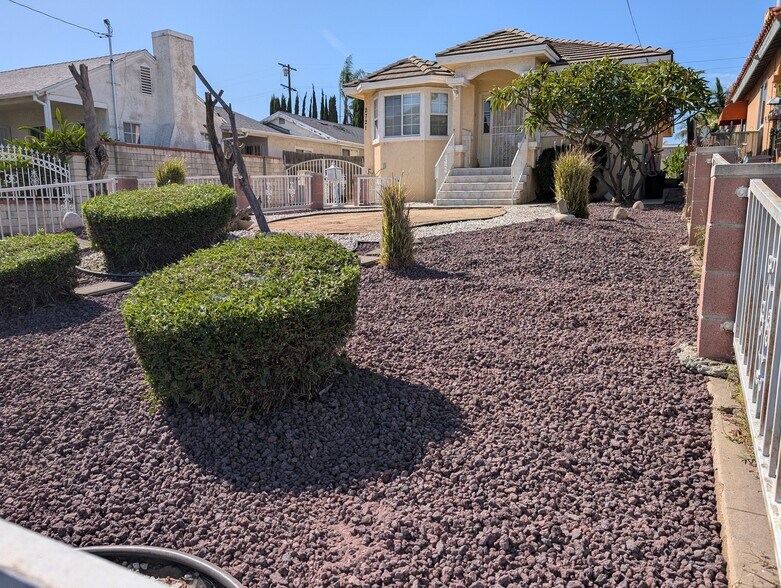 Building Photo - 2721 Montezuma Ave