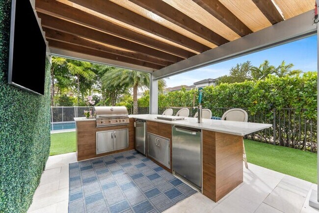 Building Photo - 15398 Sandy Beach Terrace