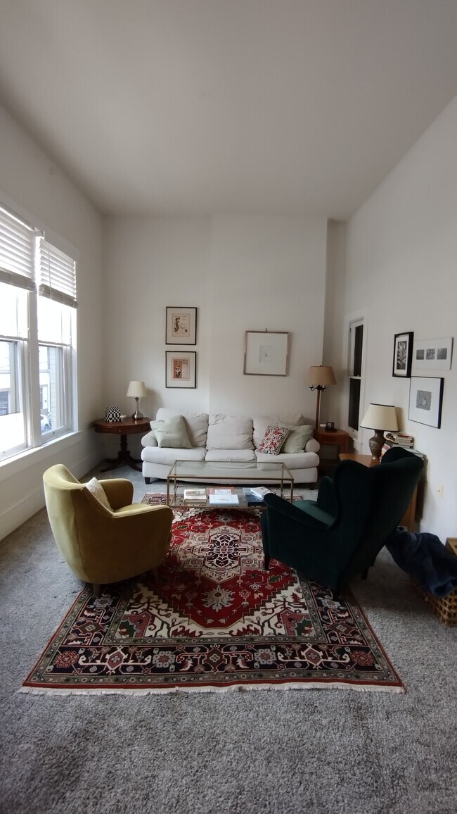 Building Photo - 139 N 4th St