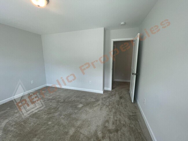 Building Photo - Lovely 4 Bedroom 2-Car Garage Home with Guest Suite in Main Level @ Sierra Heights, Clayton, Avai...