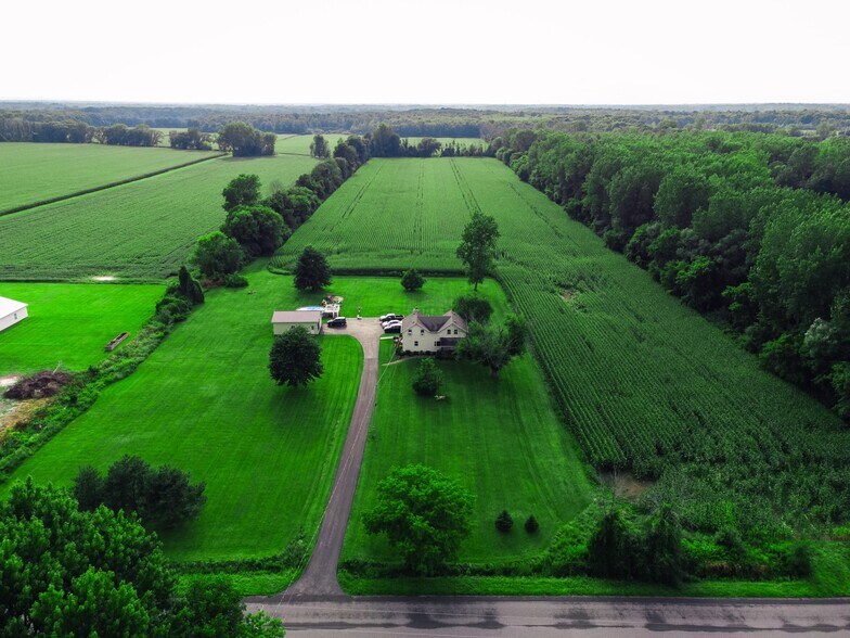 Building Photo - 2494 Hess Rd