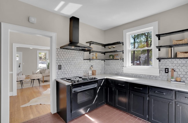 Building Photo - Pre-Leasing for the 26-27 School Year! - C...