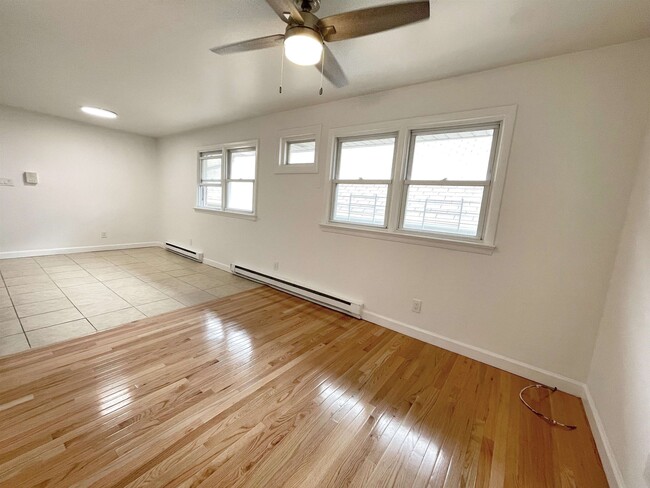 Building Photo - 263 Avenue B