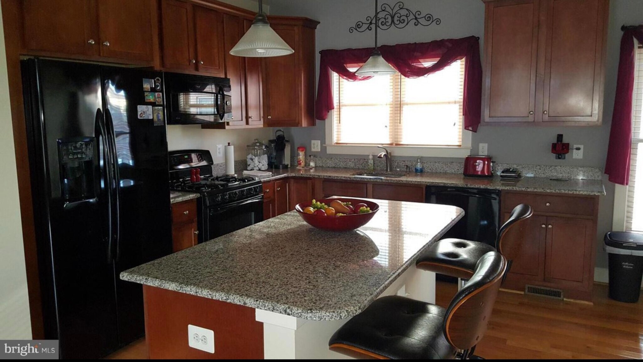 Building Photo - 5603 44th Ave