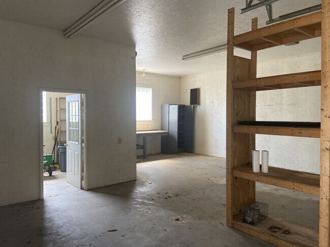 Building Photo - 4237 Trenton Rd