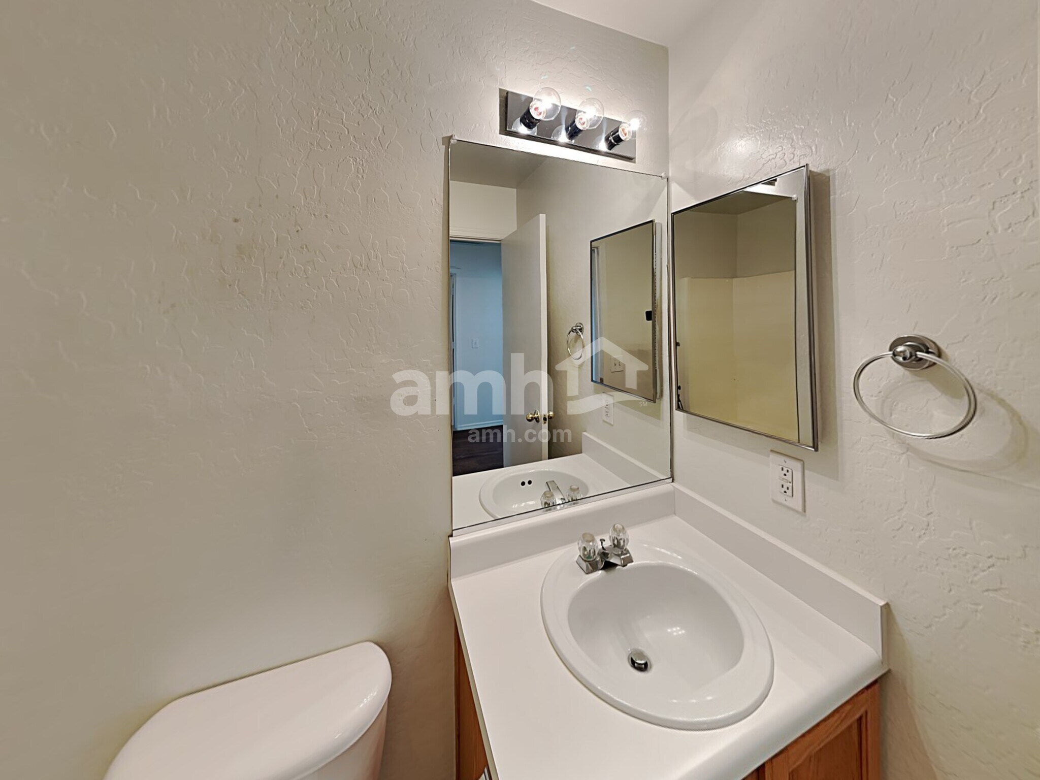 Building Photo - 69 E Coral Bean Dr