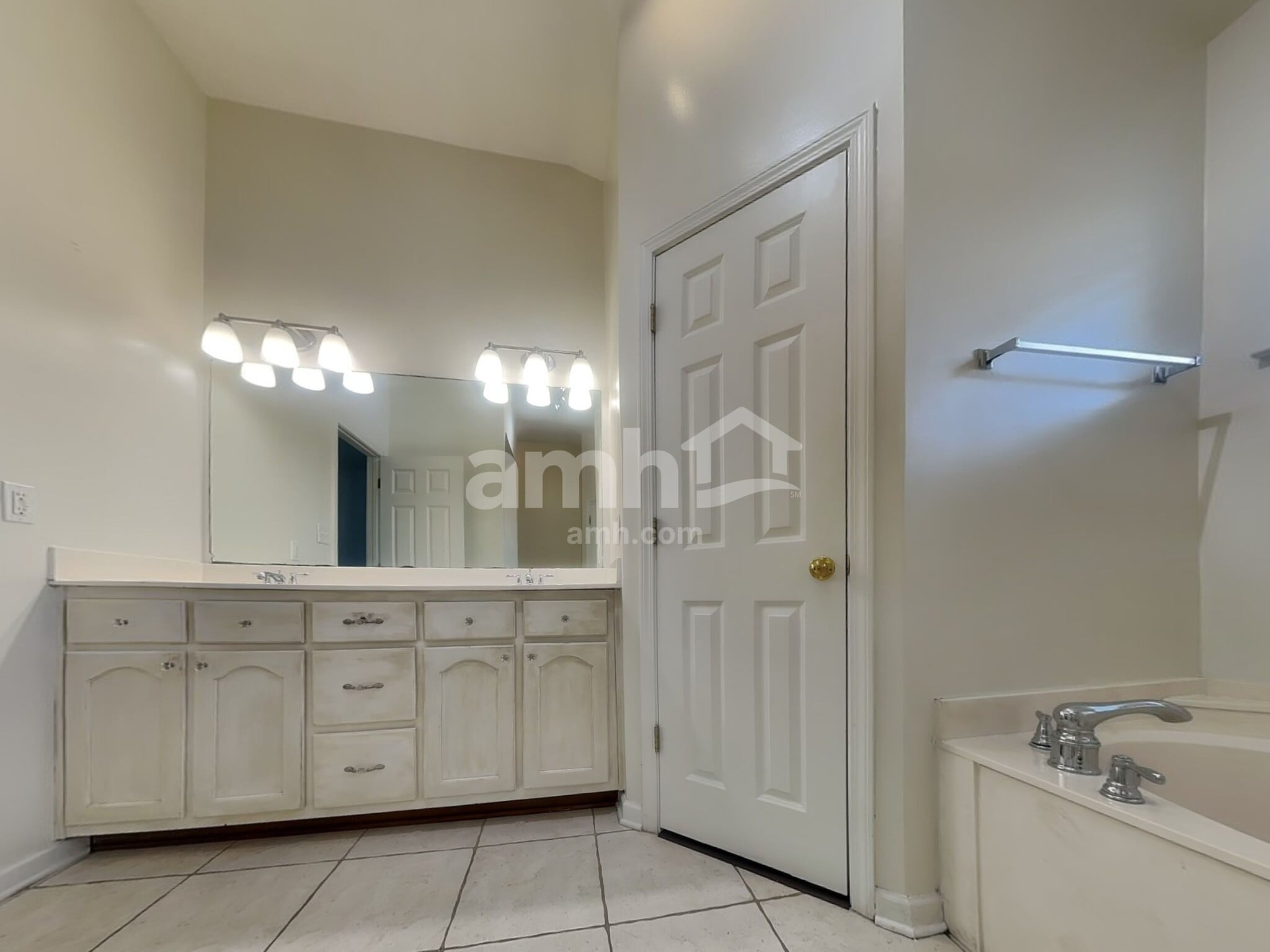 Building Photo - 4082 Colton Dr