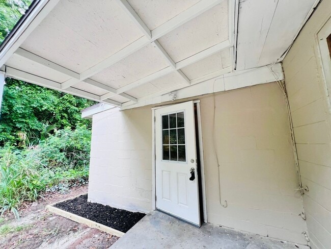 Building Photo - 422 Rock Pit Rd