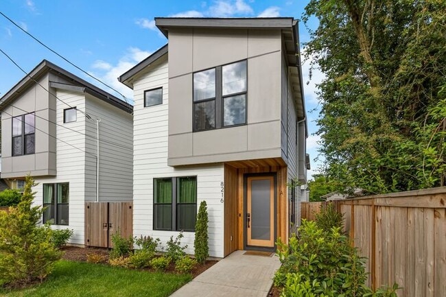 Building Photo - 8216 N Hurst Ave