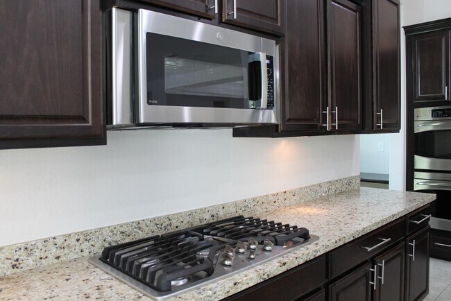 Building Photo - 3458 E Loma Vista St