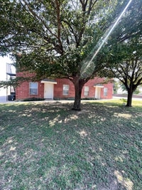 Building Photo - 2332 Breezy Dr