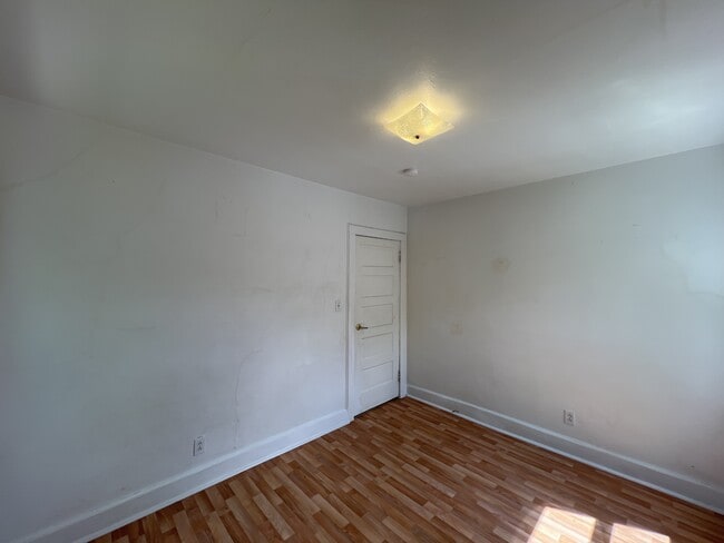 Building Photo - 3406 Victory Ave