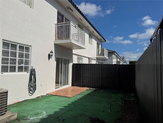 Building Photo - 7542 NW 175th St