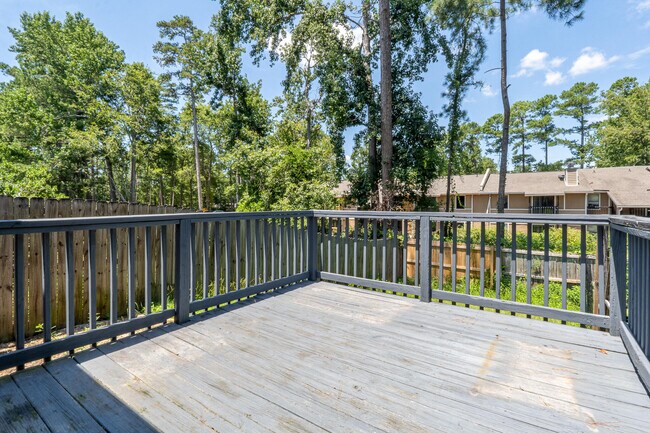 Building Photo - 329 Lamplighter Ln