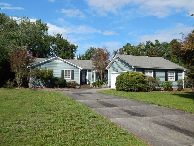 Primary Photo - Spacious home in Pine Valley.