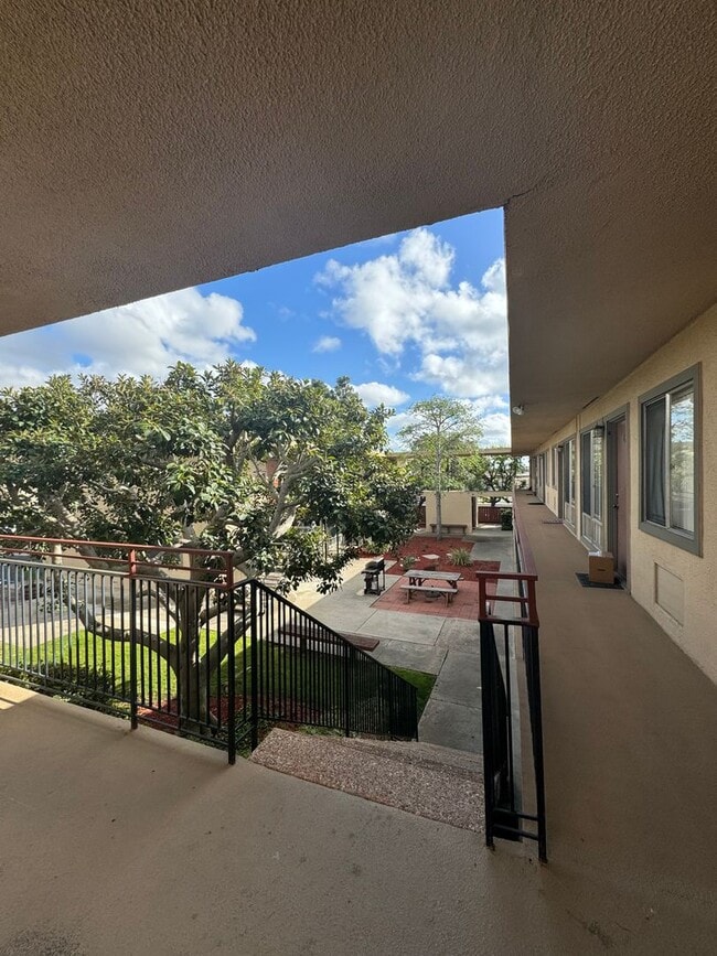Building Photo - 7434 Mesa College Dr