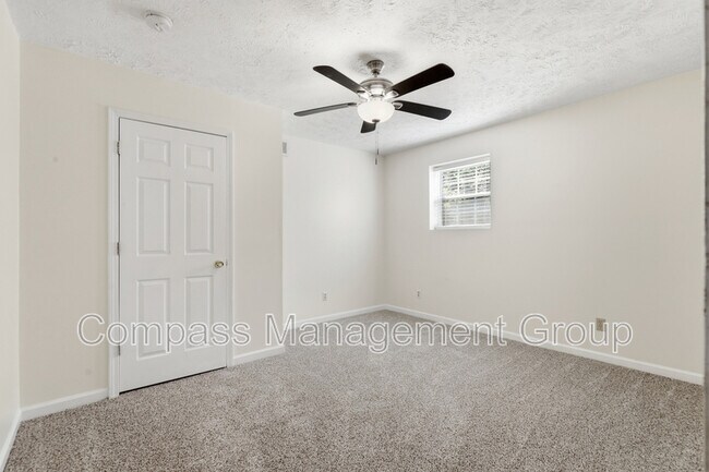 Building Photo - 1690 River Bend Rd