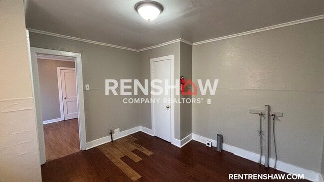 Building Photo - 1840 Hartland St