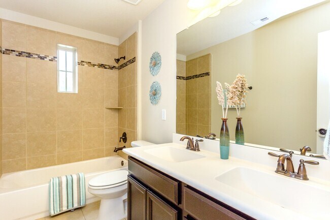 Building Photo - 6122 Garden Lakes Ln