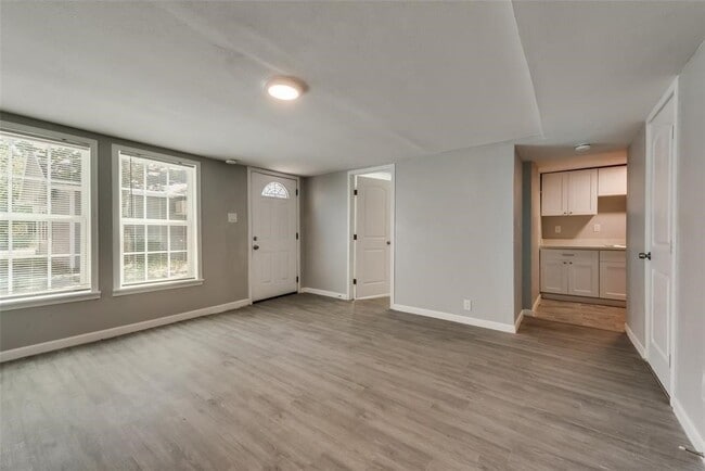 Building Photo - 507 Enid St