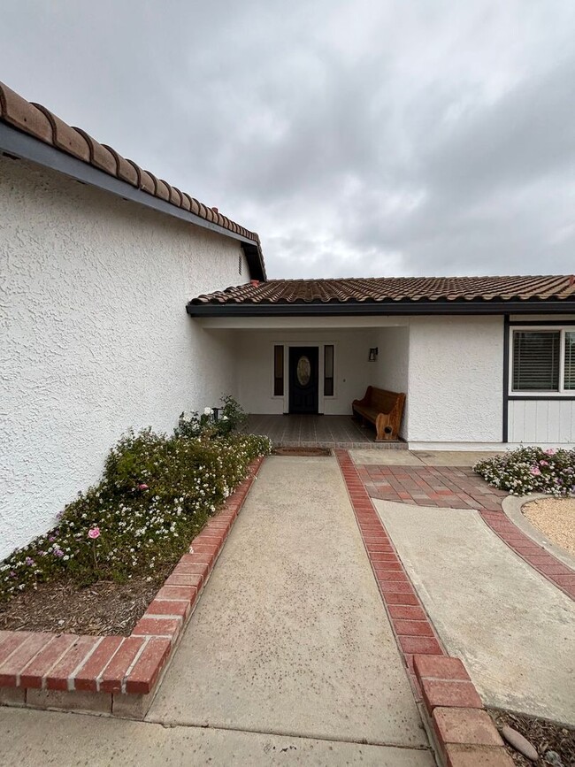 Building Photo - Simi Valley Home with Fireplace and Spacious Yard to Enjoy