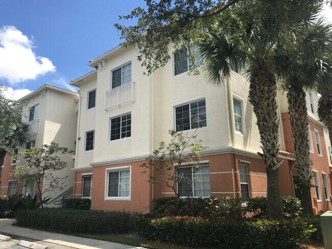 Primary Photo - 9845 Baywinds Blvd