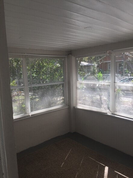 Building Photo - 873 10th Ave S