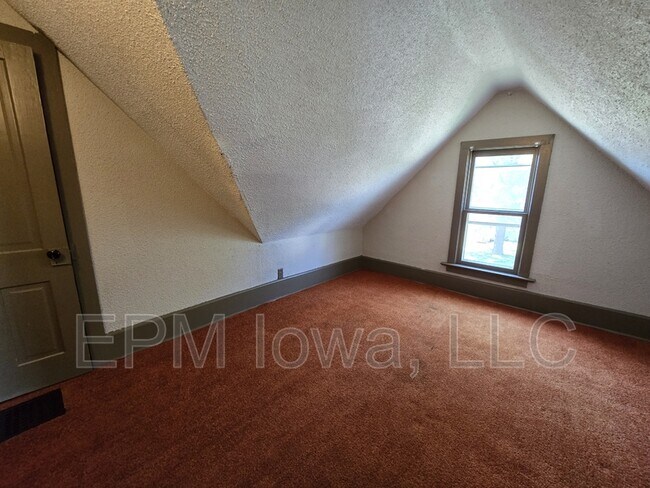 Building Photo - 333 Cottage St