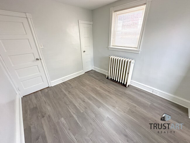 Building Photo - 3 Bedroom townhome in Olney-Oak Lane, Phil...