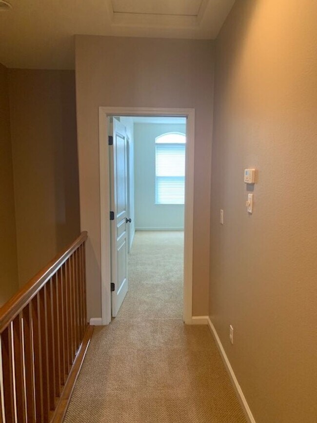 Building Photo - GORGEOUS MODERN 3BR 3BA TOWNHOUSE IN BEAUT...