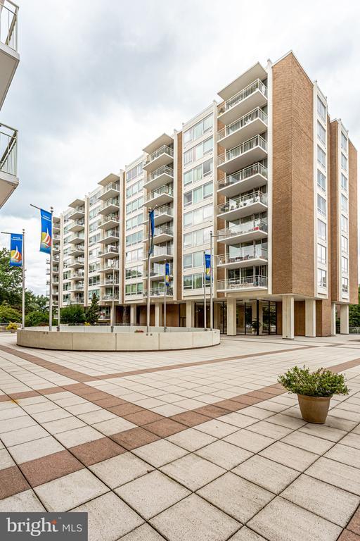 Building Photo - 1425 4th St SW